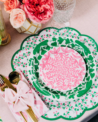 Scalloped Paper Placemats