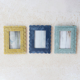 Scalloped Resin Picture Frame