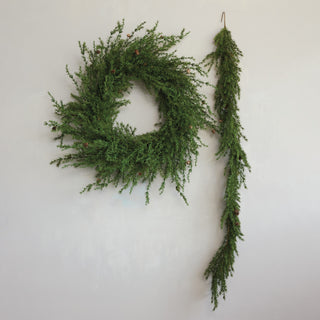 Round Faux Cedar Wreath with Natural Pinecones