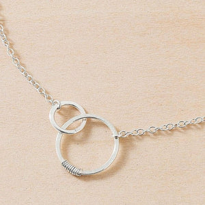Sisters (Favor) Necklace - Silver
