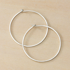 Minimal Hoop Earrings - Silver Medium Organic Circle