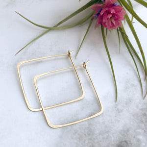 Square Minimal Hoop Earrings - Gold
